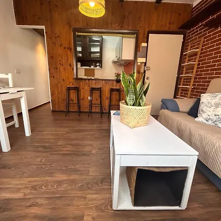 Alquilaencanarias Medano Lugar De Encuentro